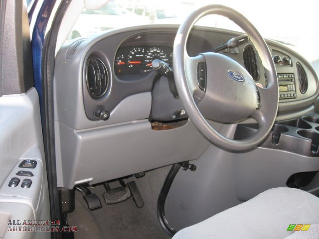 2006 E Series Van E350 XLT 15 Passenger - True Blue Metallic / Medium Flint Grey photo #10