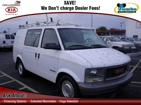 Ivory White 1999 GMC Safari Cargo