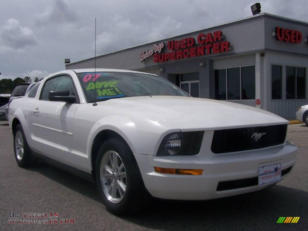 2007 Ford Mustang V6 Deluxe >> 2007 Ford Mustang V6 Deluxe Coupe In Performance White 2007 Ford Mustang V6 Deluxe >> 2007 Ford Mustang V6 Deluxe Coupe In Performance White