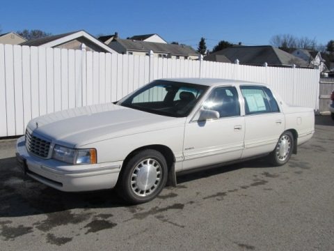 White 1997 Cadillac DeVille Sedan White 1997 Cadillac DeVille Sedan