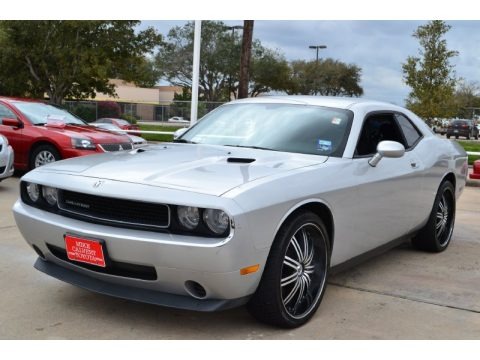 Bright Silver Metallic 2010 Dodge Challenger SE