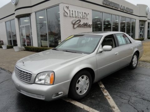 Light Platinum 2005 Cadillac DeVille Sedan Light Platinum 2005 Cadillac DeVille Sedan