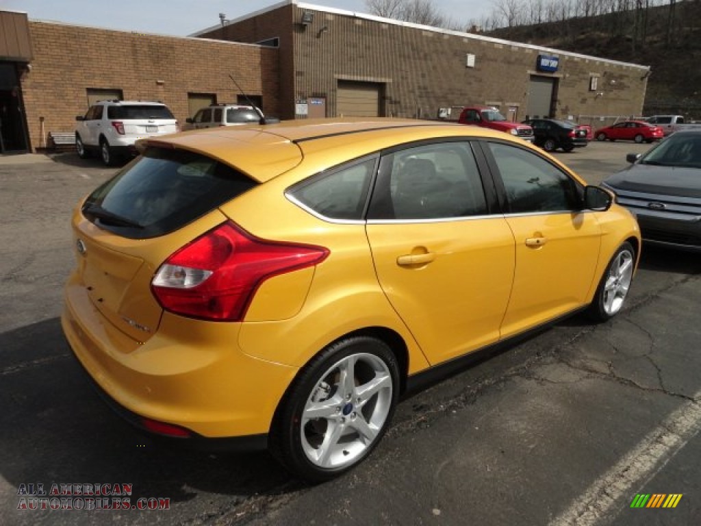 2012 Focus Titanium 5-Door - Yellow Blaze Tricoat Metallic / Charcoal Black Leather photo #2