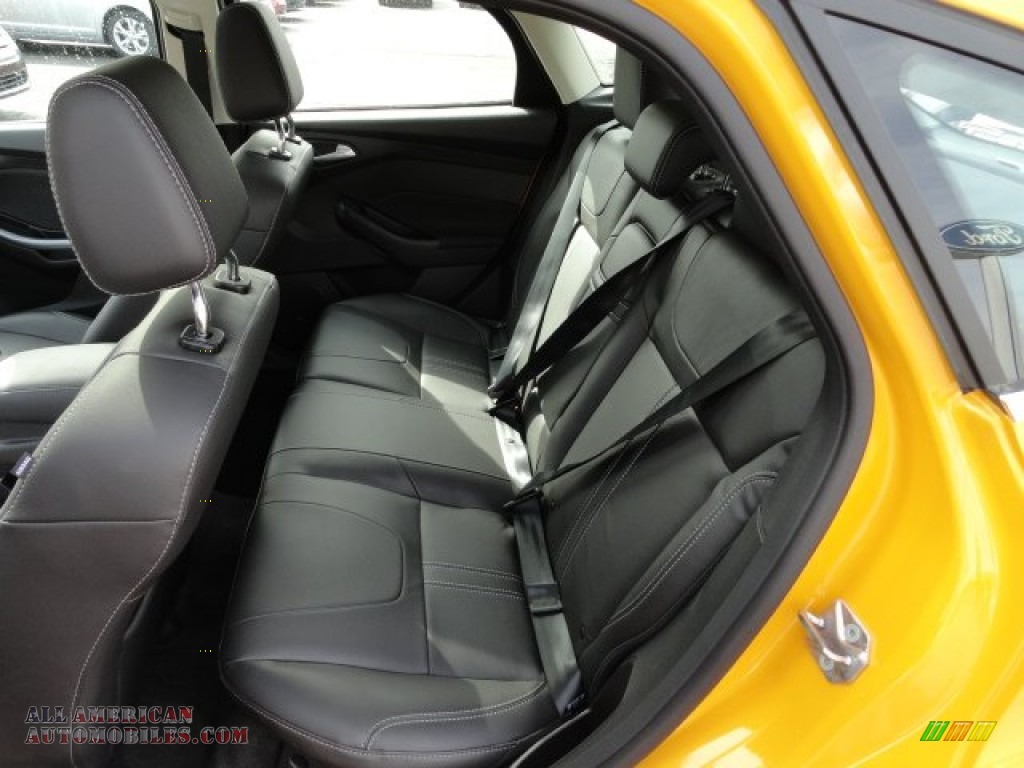 2012 Focus Titanium 5-Door - Yellow Blaze Tricoat Metallic / Charcoal Black Leather photo #9