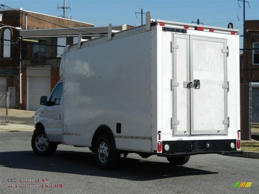 2006 E Series Cutaway E350 Commercial Moving Van - Oxford White / Medium Flint photo #4