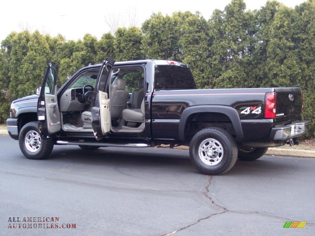 2006 Chevrolet Silverado 2500HD LT Crew Cab 4x4 in Black photo #13