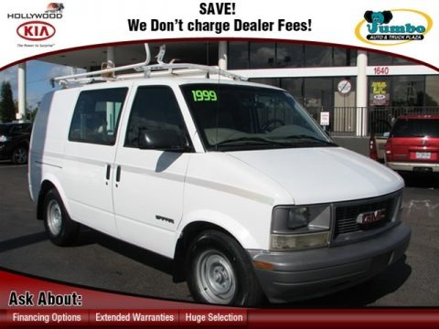 Ivory White 1999 GMC Safari Cargo