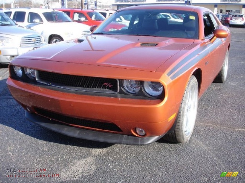 2011 Dodge Challenger R/T Classic in Toxic Orange Pearl photo 3