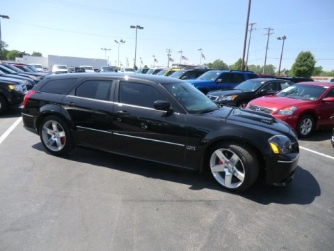 Brilliant Black Crystal Pearl 2006 Dodge Magnum SRT-8