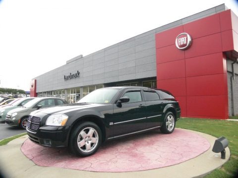 Brilliant Black Crystal Pearl 2005 Dodge Magnum R/T AWD