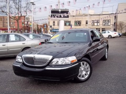 Black 2011 Lincoln Town Car Signature Limited