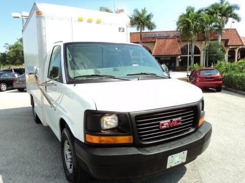 White 2006 GMC Savana Cutaway 3500 Commercial Moving Truck White 2006 GMC Savana Cutaway 3500 Commercial Moving Truck