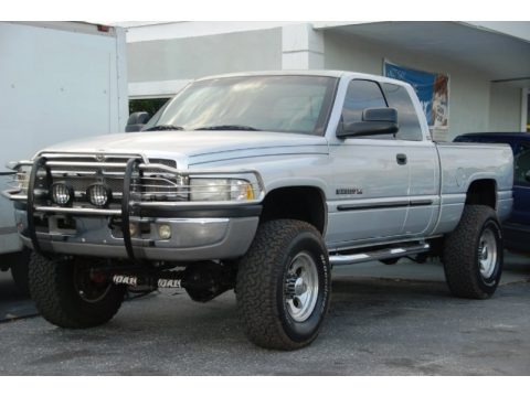 Bright Silver Metallic 2002 Dodge Ram 2500 SLT Quad Cab 4x4 Bright Silver Metallic 2002 Dodge Ram 2500 SLT Quad Cab 4x4