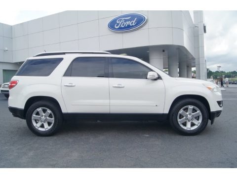 Cream White 2007 Saturn Outlook XR Cream White 2007 Saturn Outlook XR