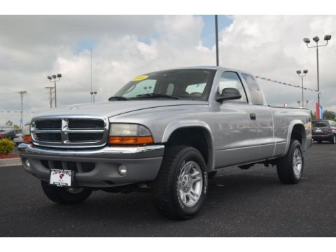 Bright Silver Metallic 2004 Dodge Dakota SLT Club Cab 4x4