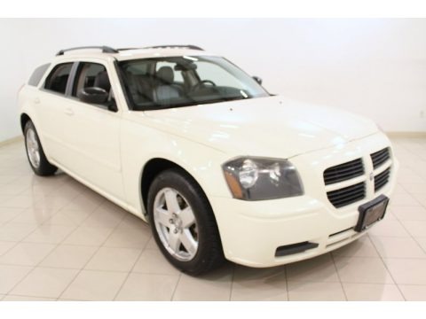 Cool Vanilla White 2005 Dodge Magnum SXT AWD