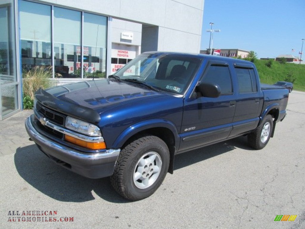 2001 Chevrolet S10 LS Crew Cab 4x4 in Indigo Blue Metallic photo #2
