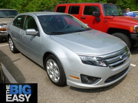 Ingot Silver Metallic 2011 Ford Fusion SE