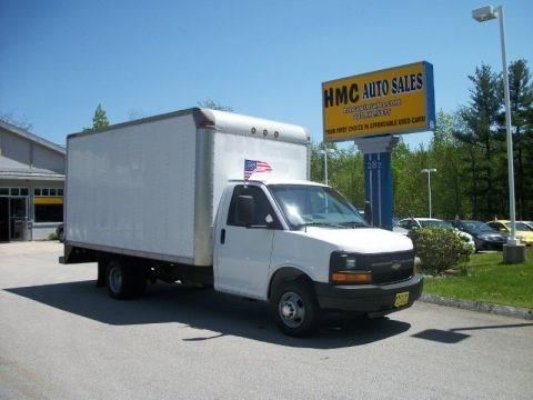 Summit White 2005 Chevrolet Express 3500 Cutaway Moving Van Summit White 2005 Chevrolet Express 3500 Cutaway Moving Van
