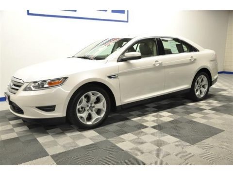 White Suede Metallic 2010 Ford Taurus SEL White Suede Metallic 2010 Ford Taurus SEL