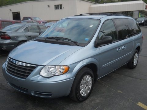 Butane Blue Pearl 2005 Chrysler Town & Country LX Butane Blue Pearl 2005 Chrysler Town & Country LX