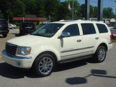 Cool Vanilla White 2007 Chrysler Aspen Limited HEMI 4WD Cool Vanilla White 2007 Chrysler Aspen Limited HEMI 4WD