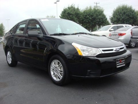 Ebony Black 2011 Ford Focus SE Sedan