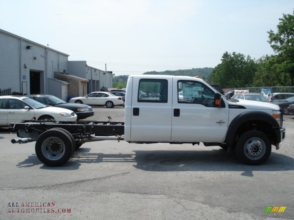 2012 Ford F550 Super Duty XL Crew Cab 4x4 Chassis in Oxford White photo