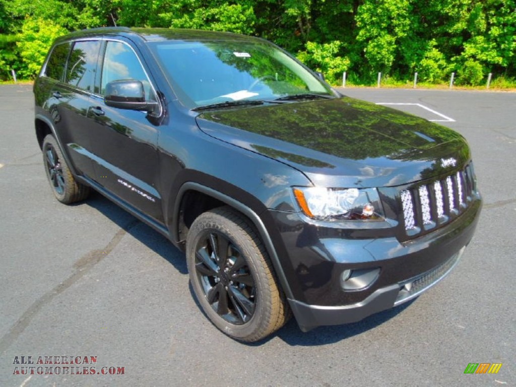 2012 Jeep Grand Cherokee Altitude In Brilliant Black Crystal Pearl