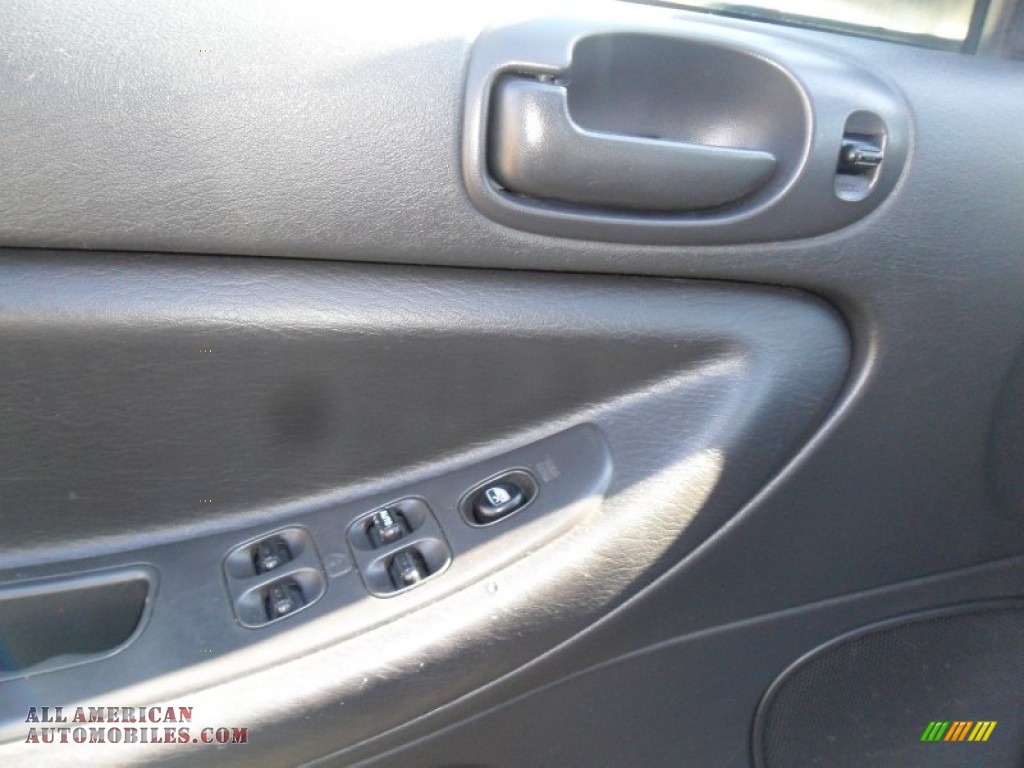 2004 Sebring LX Sedan - Bright Silver Metallic / Dark Slate Gray photo #7