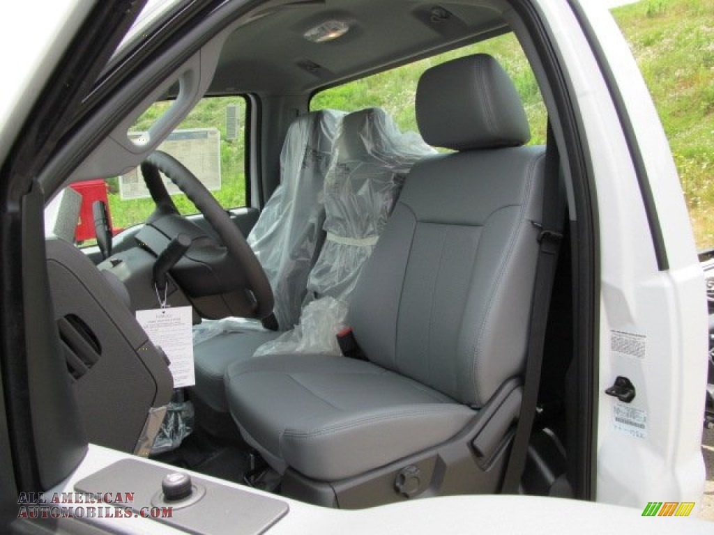 2012 F450 Super Duty XL Regular Cab Chassis 4x4 - Oxford White / Steel photo #17