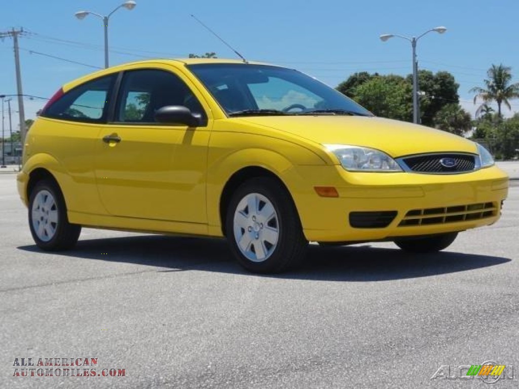 Screaming Yellow / Charcoal Ford Focus ZX3 SES Coupe