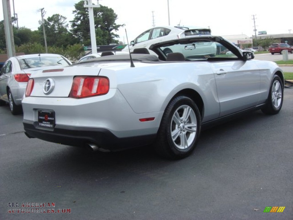 2012 Ford Mustang V6 Convertible in Ingot Silver Metallic photo #4