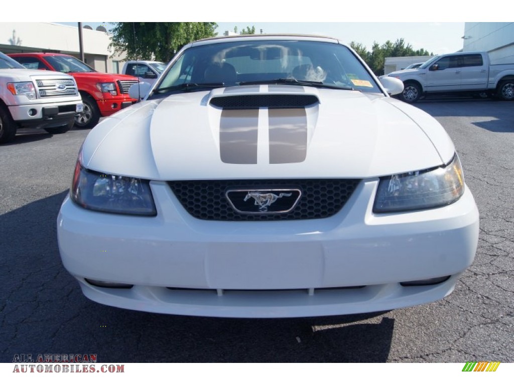 2004 Mustang GT Convertible - Oxford White / Medium Parchment photo #7