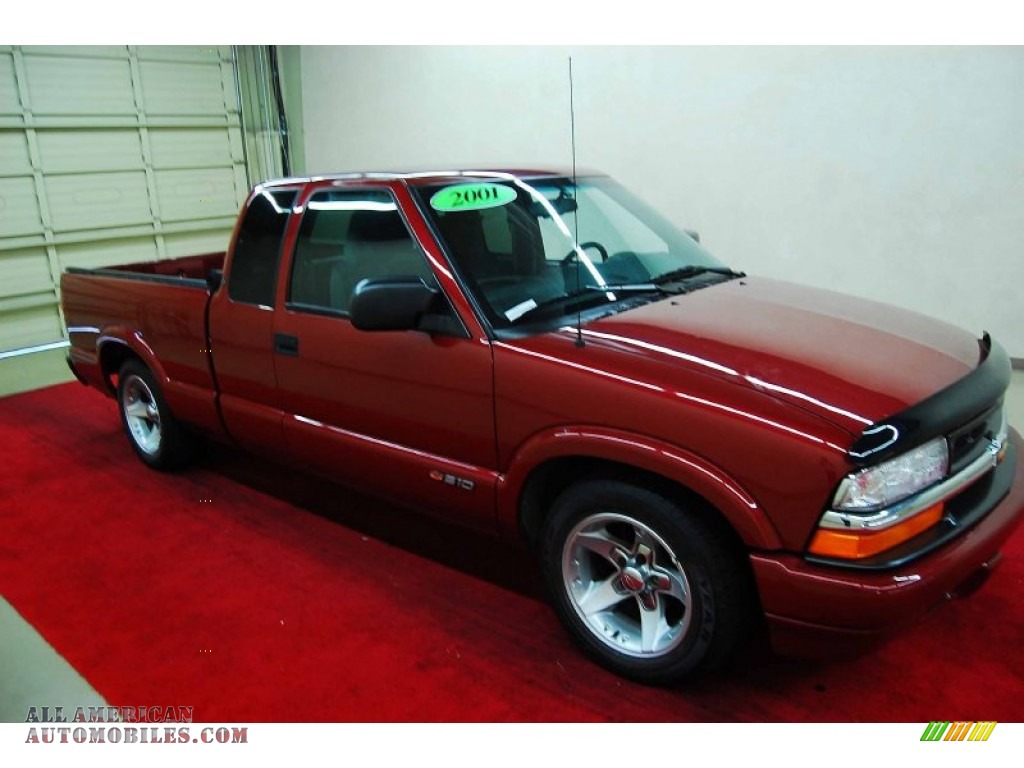 2001 Chevrolet S10 LS Extended Cab in Dark Cherry Red Metallic - 250845