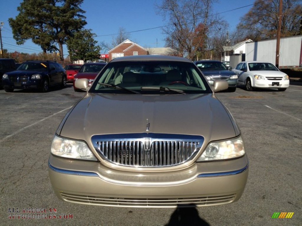 Light French Silk Clearcoat / Light Parchment/Medium Dark Parchment Lincoln Town Car Signature