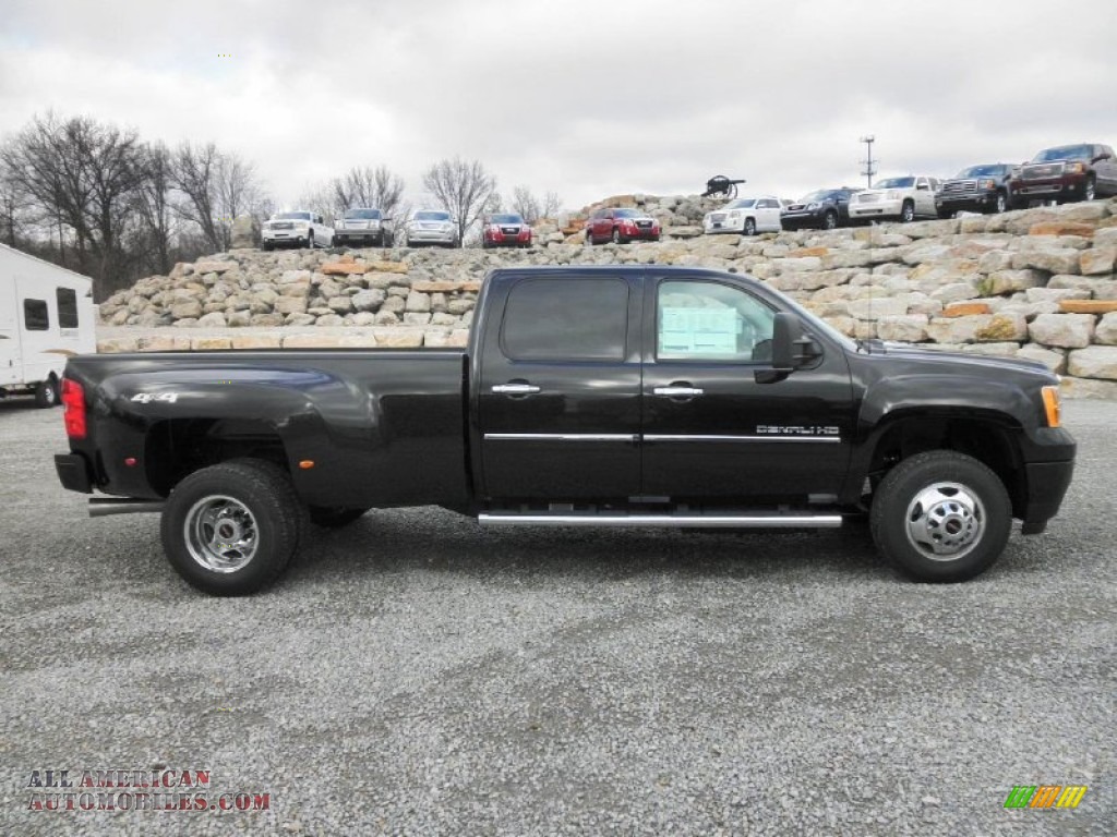 2013 GMC Sierra 3500HD Denali Crew Cab 4x4 Dually in Onyx Black