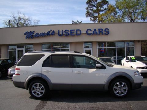 White Sand Tri-Coat Metallic 2009 Ford Taurus X SEL