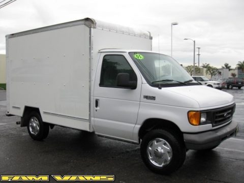 Oxford White 2005 Ford E Series Cutaway E350 Commercial Moving Truck Oxford White 2005 Ford E Series Cutaway E350 Commercial Moving Truck