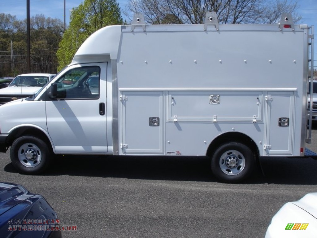 2013 Express Cutaway 3500 Utility Van - Summit White / Medium Pewter photo #6