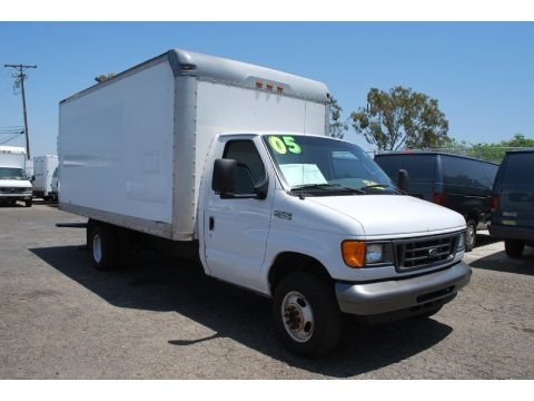Oxford White 2005 Ford E Series Cutaway E350 Commercial Moving Truck Oxford White 2005 Ford E Series Cutaway E350 Commercial Moving Truck