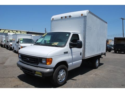 Oxford White 2007 Ford E Series Cutaway E350 Commercial Moving Truck Oxford White 2007 Ford E Series Cutaway E350 Commercial Moving Truck