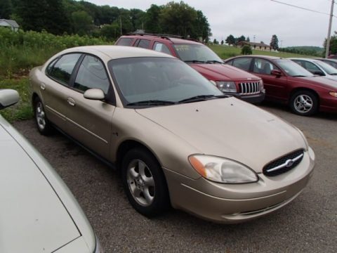 Harvest Gold Metallic 2000 Ford Taurus SES