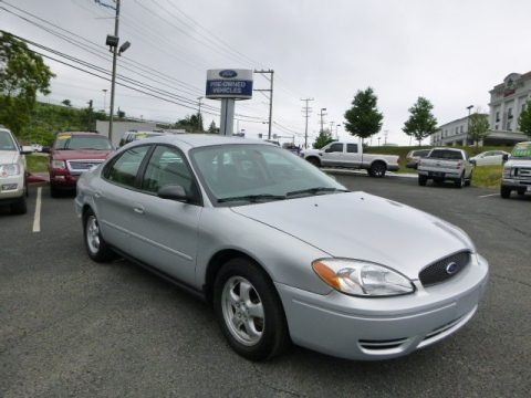 Silver Frost Metallic 2006 Ford Taurus SE