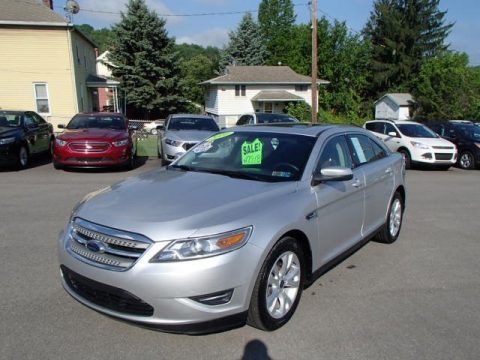 Ingot Silver Metallic 2010 Ford Taurus SEL
