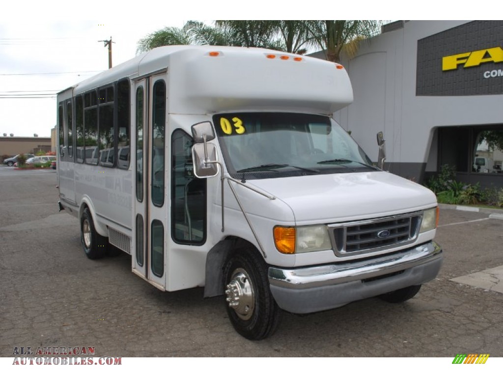 2003 F450 Super Duty Passenger Bus - Oxford White / Medium Flint photo #1