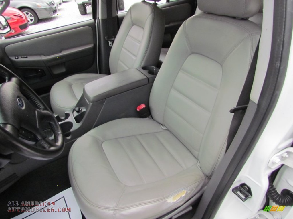 2005 Ford Explorer XLT 4x4 in Oxford White photo 24 B28866 All