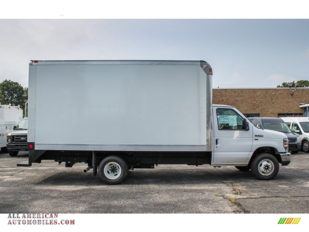 2013 E Series Cutaway E350 Moving Truck - Oxford White / Medium Flint photo #6