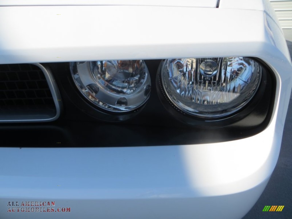 2013 Challenger SXT - Bright White / Dark Slate Gray photo #9