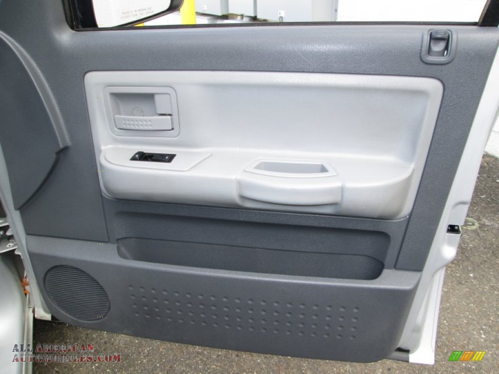 2006 Dakota SLT Quad Cab 4x4 - Bright Silver Metallic / Medium Slate Gray photo #24
